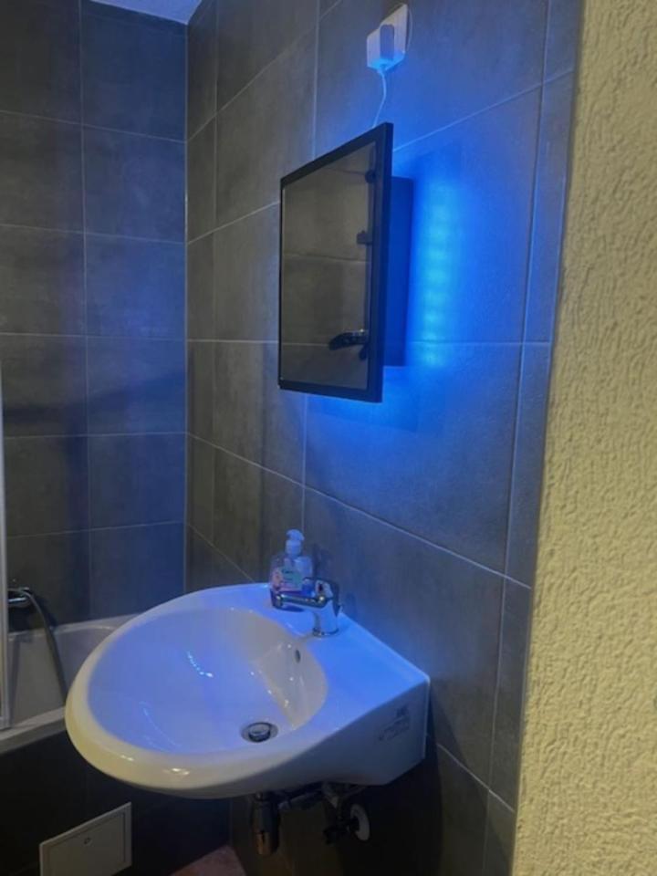 Ferienwohnung Zum Bahnhof Zwickau Exterior foto